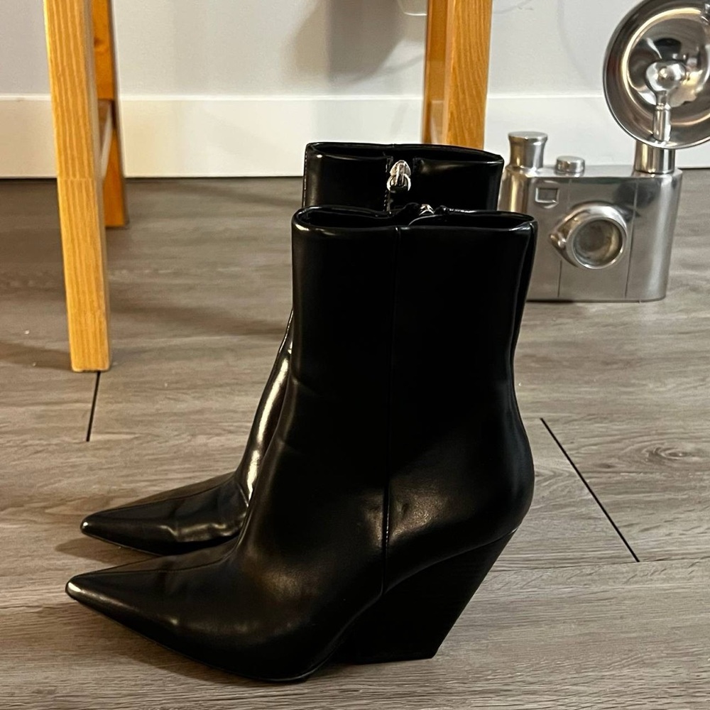 Zara Black Pointed Toe Heeled Boots